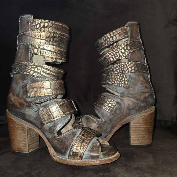 Freebird by Steven Distressed Teal Strappy Buckle Heels - Picture 4 of 5